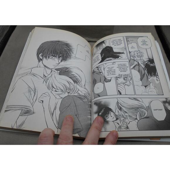 Full Metal Panic! Vol 4 English Manga Shouji Gatou 2004 - Picture 8 of 10